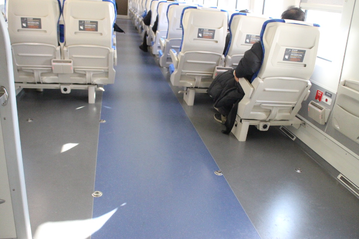 kxt-이음 열차의 내부, 휠체어좌석이 마련되어 있다