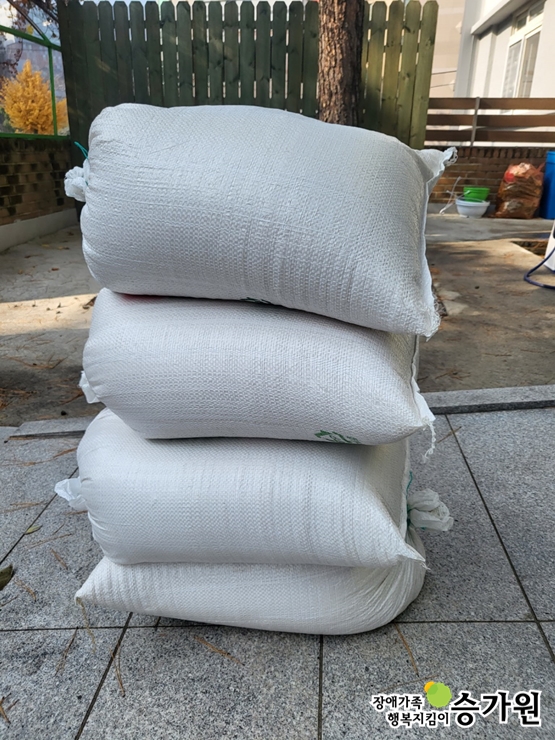 진응스님 후원가족님의 후원물품(쌀 160kg), 장애가족행복지킴이 승가원ci 삽입